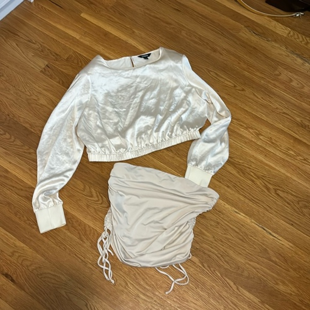Express swan colored crop top bundle